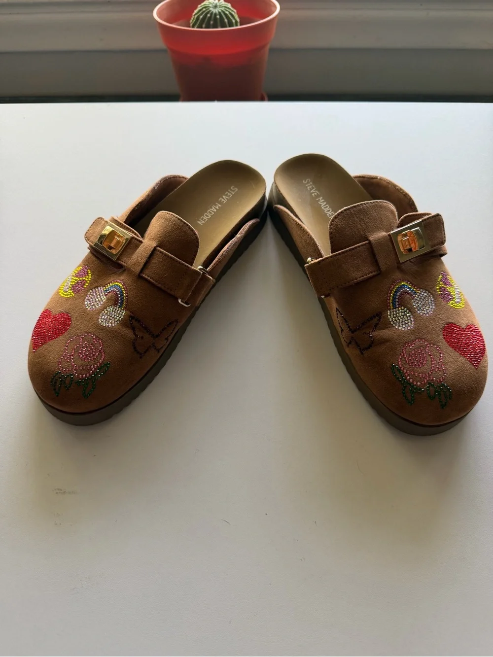 Steve Madden brown slip